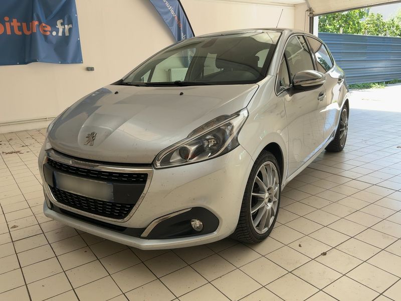 Peugeot 208 1.6 Blue-HDi Féline 2016 – снимка 1
