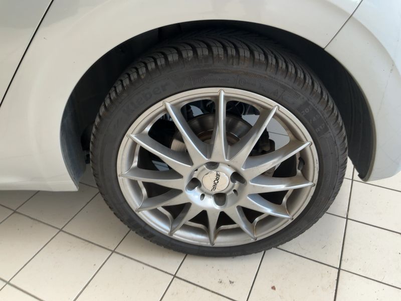 Peugeot 208 1.6 Blue-HDi Féline 2016 – снимка 5