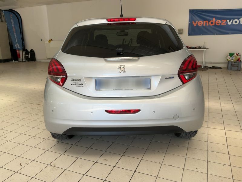 Peugeot 208 1.6 Blue-HDi Féline 2016 – снимка 7