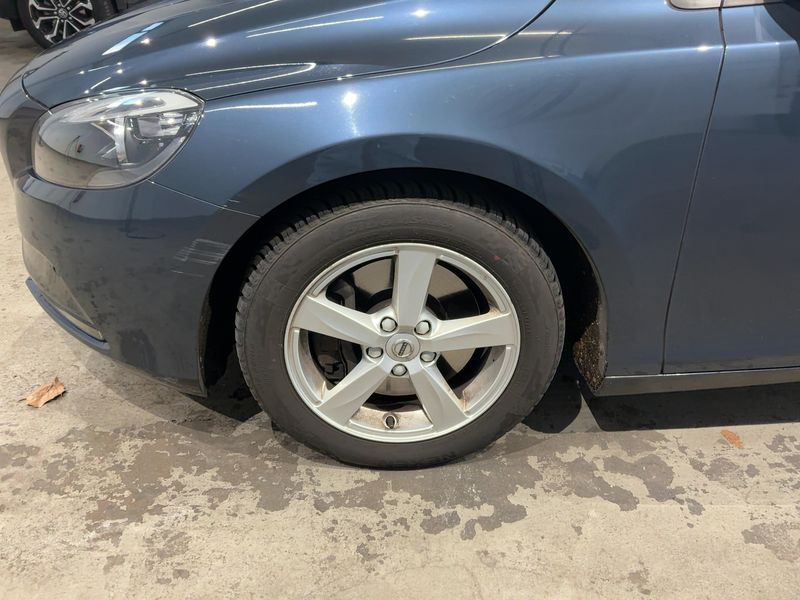 Volvo V40 1.5 Kinetic 2017 – снимка 3