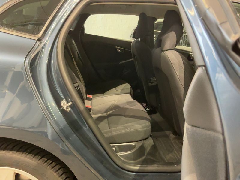 Volvo V40 1.5 Kinetic 2017 – снимка 19