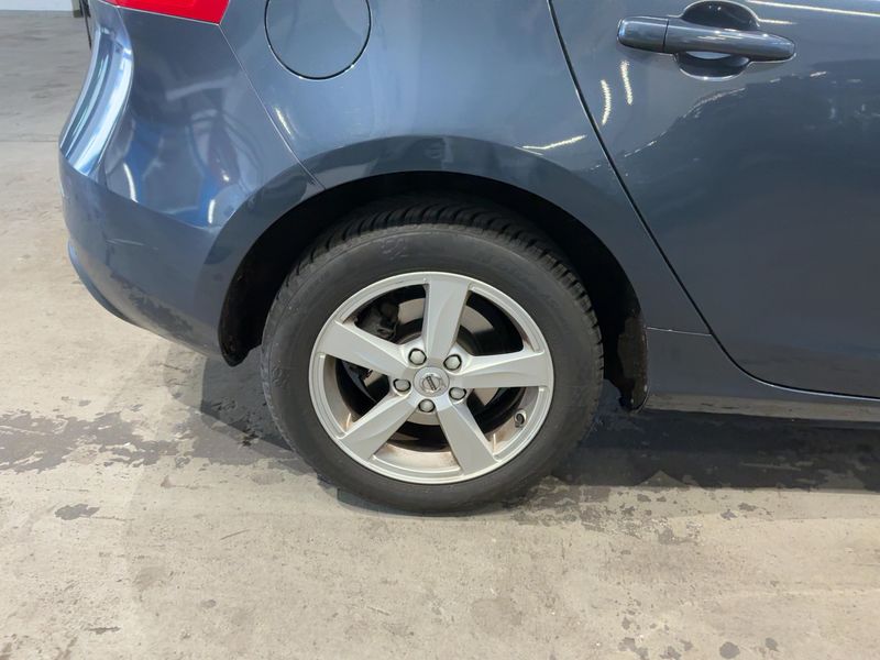 Volvo V40 1.5 Kinetic 2017 – снимка 9