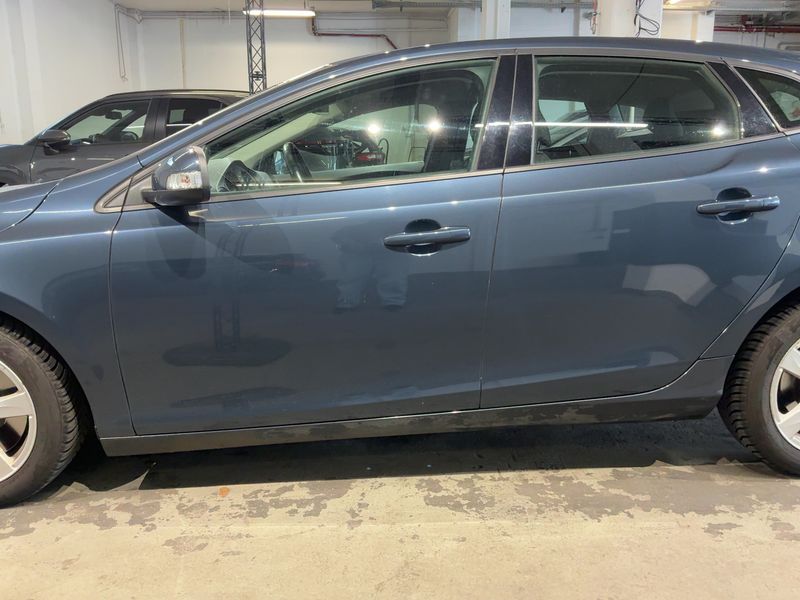 Volvo V40 1.5 Kinetic 2017 – снимка 4