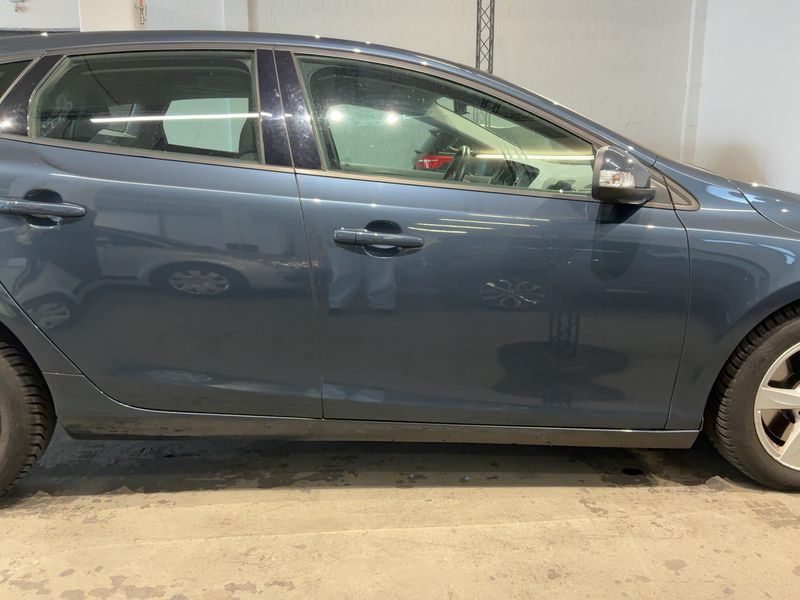 Volvo V40 1.5 Kinetic 2017 – снимка 10