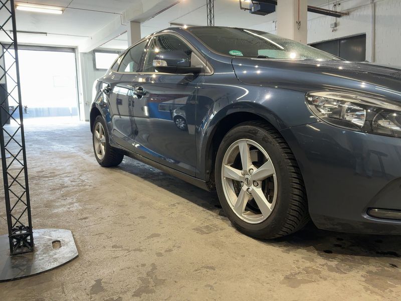 Volvo V40 1.5 Kinetic 2017 – снимка 12