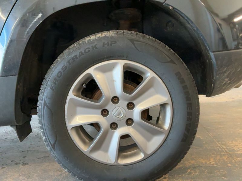 Dacia Duster 1.5 dCi Prestige 4x4 2014 – снимка 5
