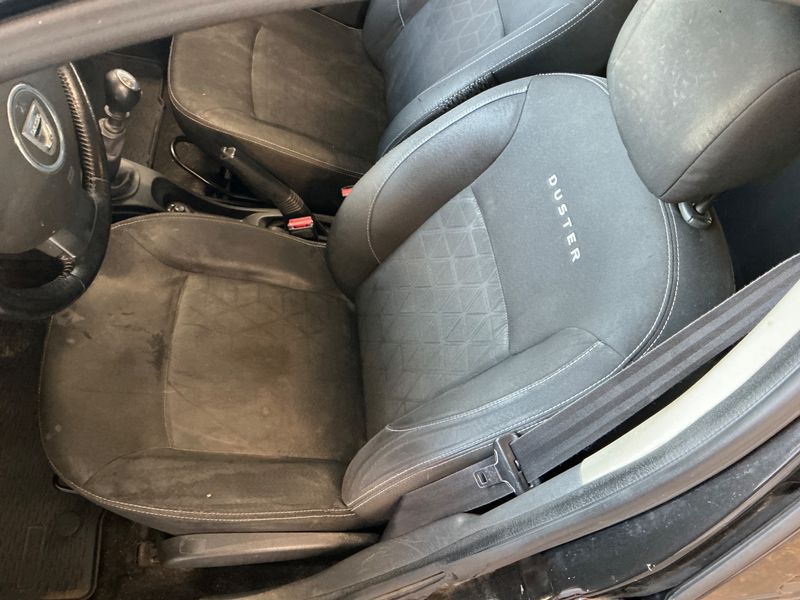 Dacia Duster 1.5 dCi Prestige 4x4 2014 – снимка 27