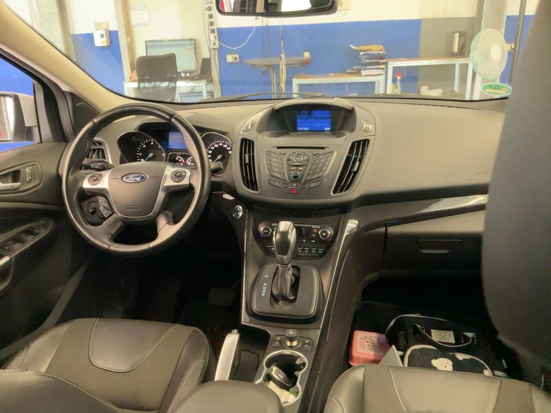 Ford Kuga 2.0 TDCi Titanium 2015 – снимка 17