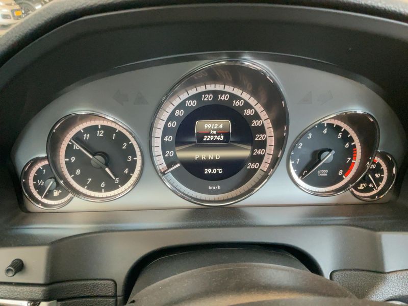 Mercedes-Benz E-Klasse E 500 CGI BlueEfficiency Avantgarde 2012 – снимка 19
