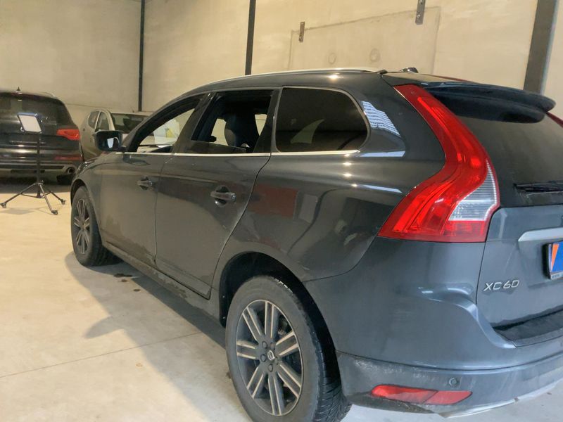 Volvo XC60 2.0 D3 Kinetic 2WD 2017 – снимка 6
