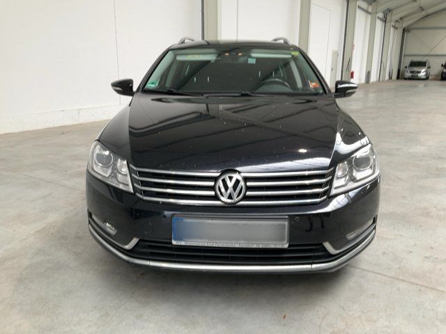 Volkswagen Passat 1.6 TDI Business Edition BlueMotion Tech 2015 – снимка на щета 14