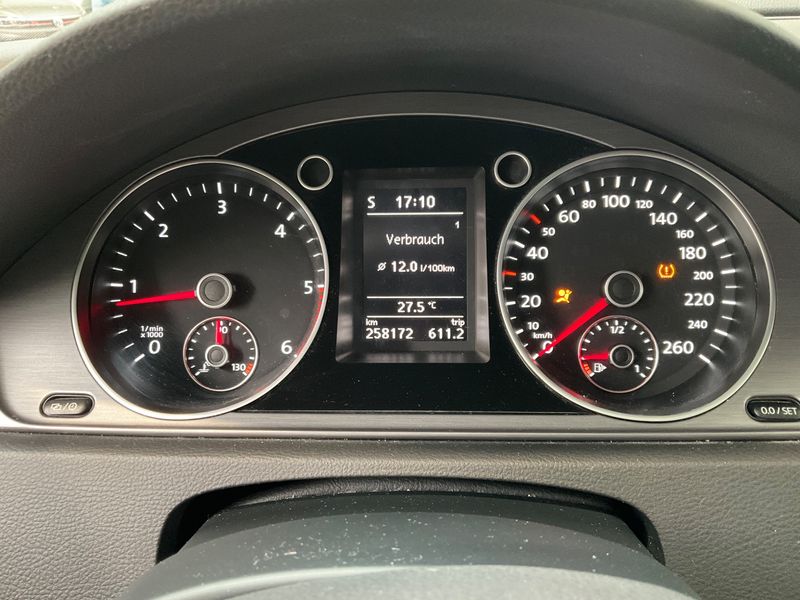 Volkswagen Passat 1.6 TDI Business Edition BlueMotion Tech 2015 – снимка 19