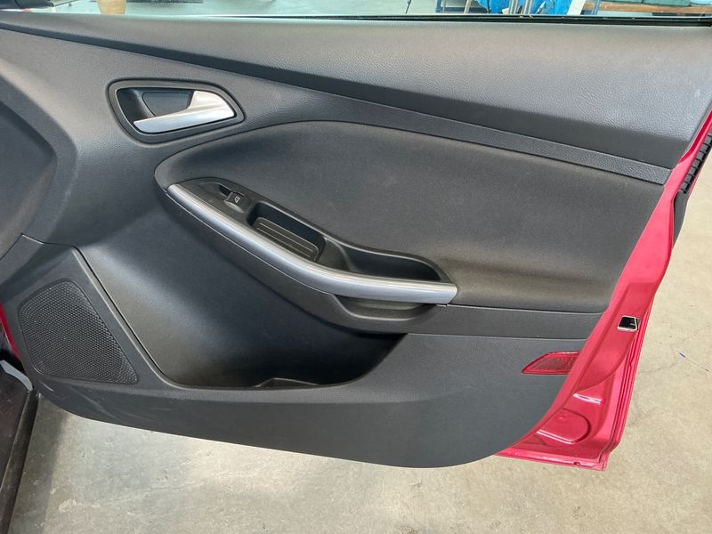 Ford Focus 2.0 TDCi Titanium 2013 – снимка 34