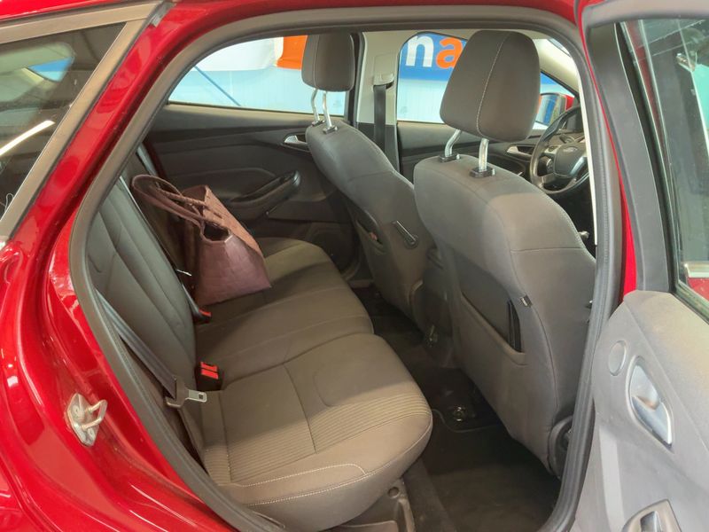 Ford Focus 2.0 TDCi Titanium 2013 – снимка 19