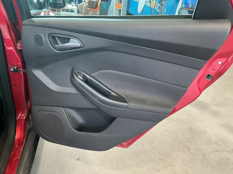 Ford Focus 2.0 TDCi Titanium 2013 – снимка 33