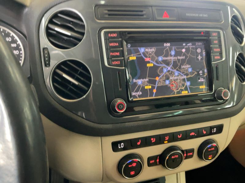 Volkswagen Tiguan 1.4 TSI Sport & Style BlueMotion Tech 2016 – снимка 17