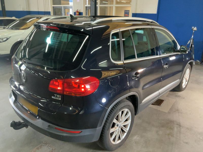 Volkswagen Tiguan 1.4 TSI Sport & Style BlueMotion Tech 2016 – снимка 8