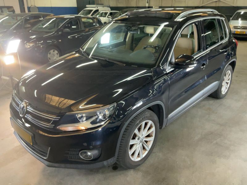 Volkswagen Tiguan 1.4 TSI Sport & Style BlueMotion Tech 2016 – снимка 1