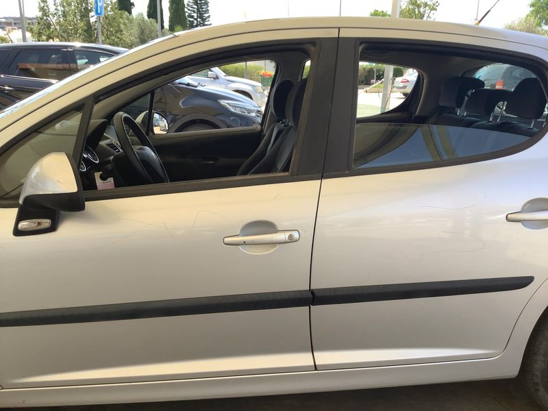 Peugeot 207 1.4 HDi Exécutive 2006 – снимка 4