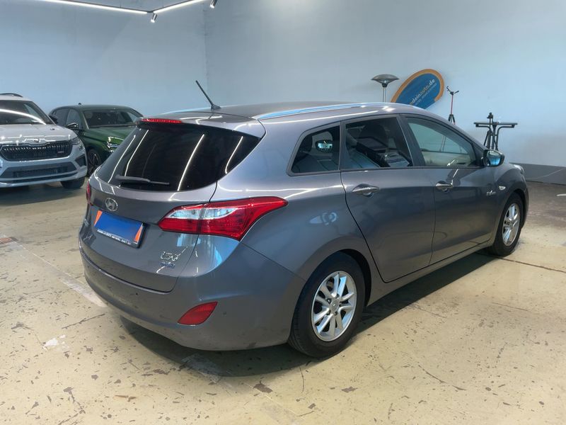 Hyundai i30 1.6 CRDi Trend blue 2013 – снимка 8
