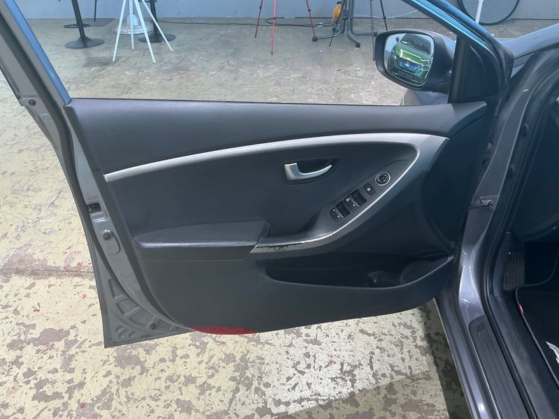 Hyundai i30 1.6 CRDi Trend blue 2013 – снимка 28