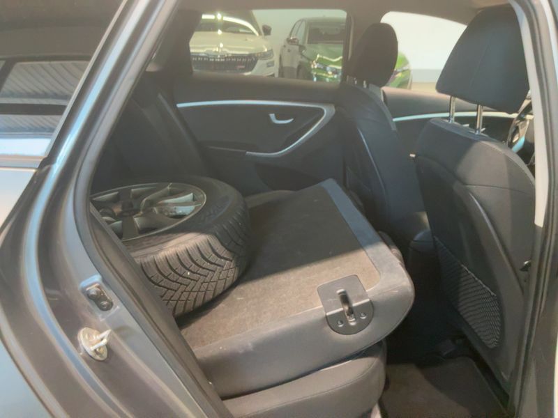 Hyundai i30 1.6 CRDi Trend blue 2013 – снимка 20