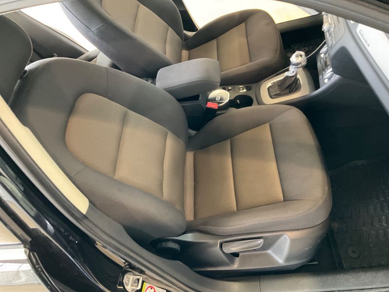 Audi Q3 2.0 TDI quattro 2013 – снимка 31