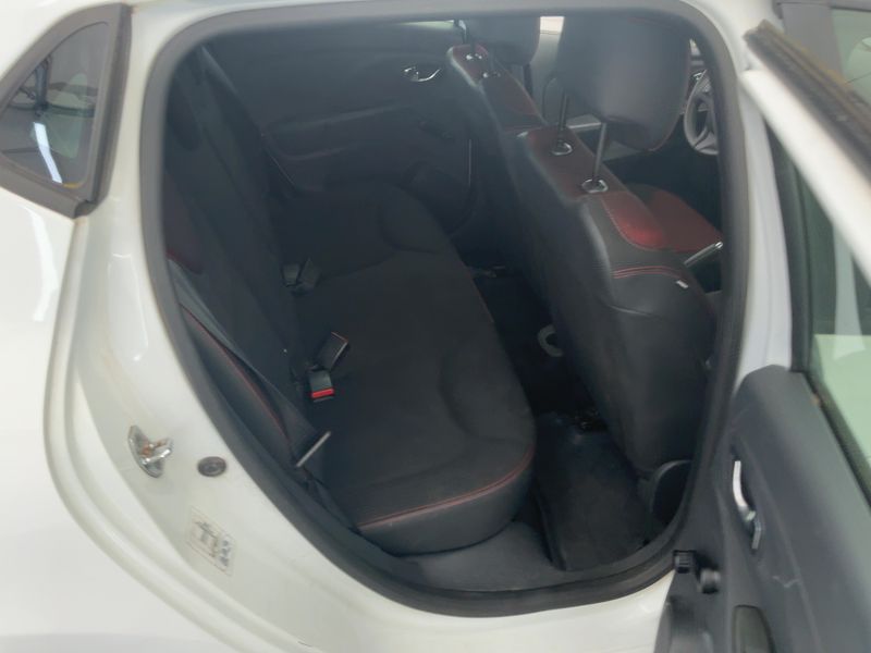 Renault Clio 1.2 Expression 2013 – снимка 19