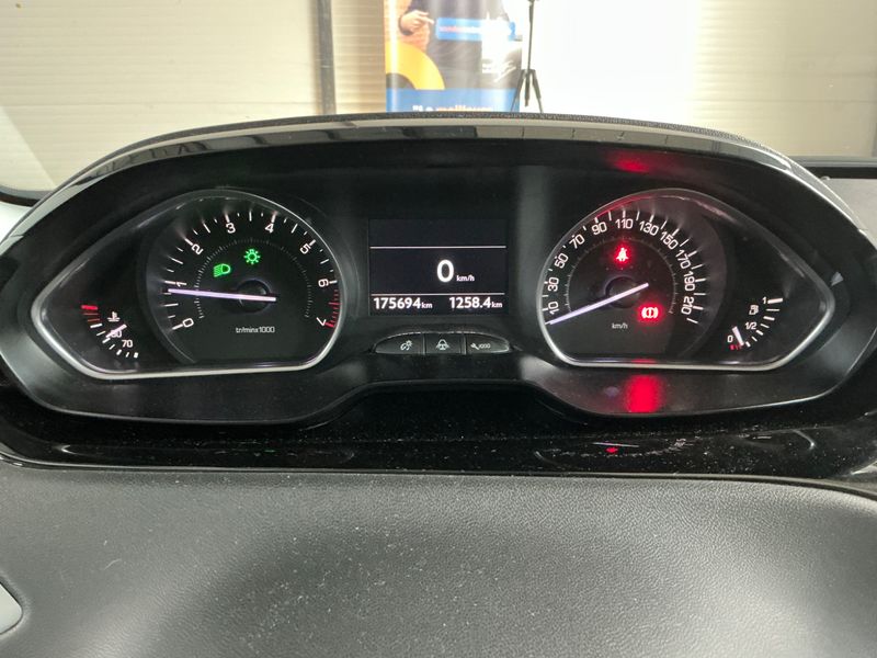 Peugeot 208 1.6 Allure 2012 – снимка 4