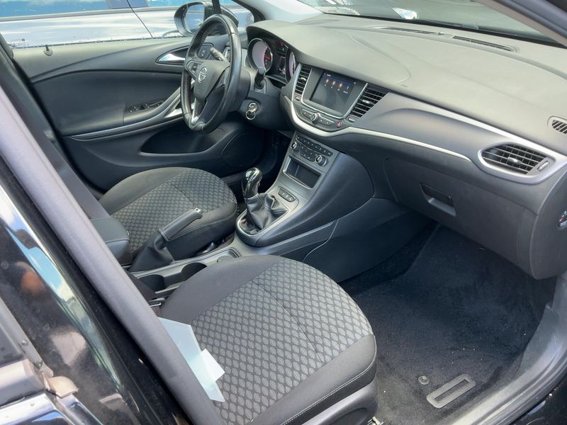 Opel Astra 1.2 Turbo Edition Start/Stop 2021 – снимка 16