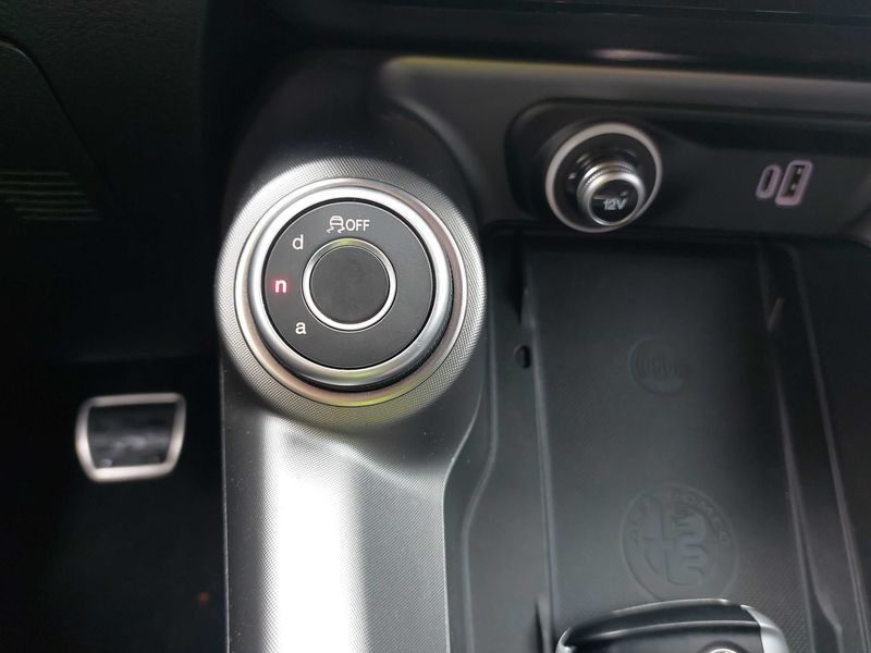 Alfa Romeo Tonale 1.3 Plug-in Hybrid Edizione Speciale AWD 2023 – снимка 42