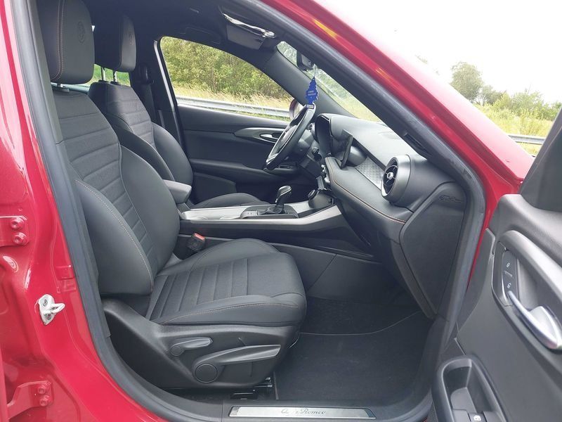 Alfa Romeo Tonale 1.3 Plug-in Hybrid Edizione Speciale AWD 2023 – снимка 10