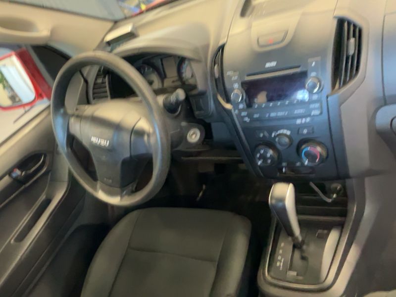 Isuzu D-MAX 1.9 Turbodiesel Space Cab Basis 4WD 2018 – снимка 17