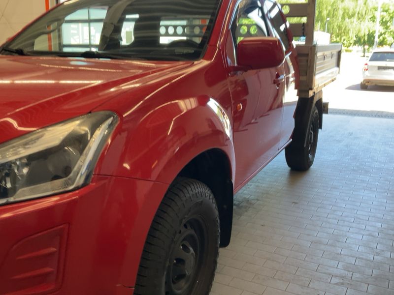 Isuzu D-MAX 1.9 Turbodiesel Space Cab Basis 4WD 2018 – снимка 2