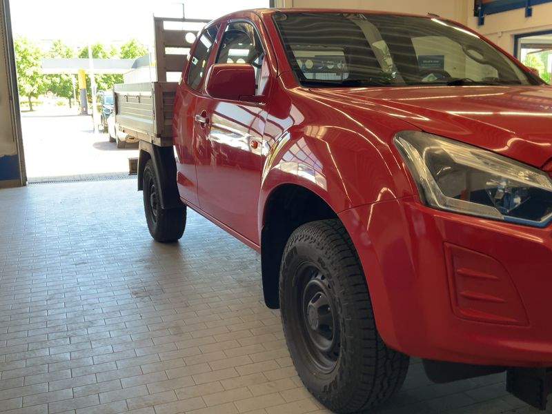Isuzu D-MAX 1.9 Turbodiesel Space Cab Basis 4WD 2018 – снимка 12