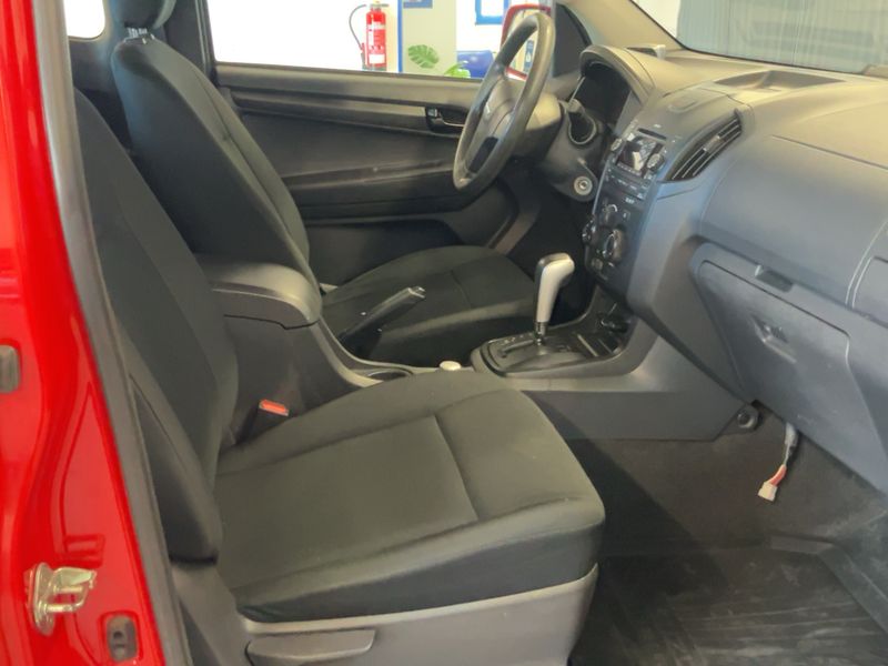 Isuzu D-MAX 1.9 Turbodiesel Space Cab Basis 4WD 2018 – снимка 19