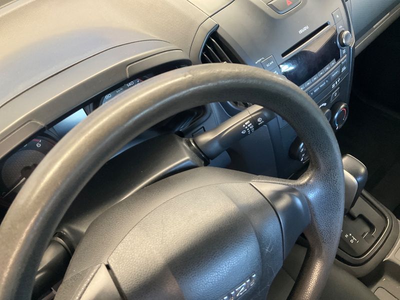 Isuzu D-MAX 1.9 Turbodiesel Space Cab Basis 4WD 2018 – снимка 38