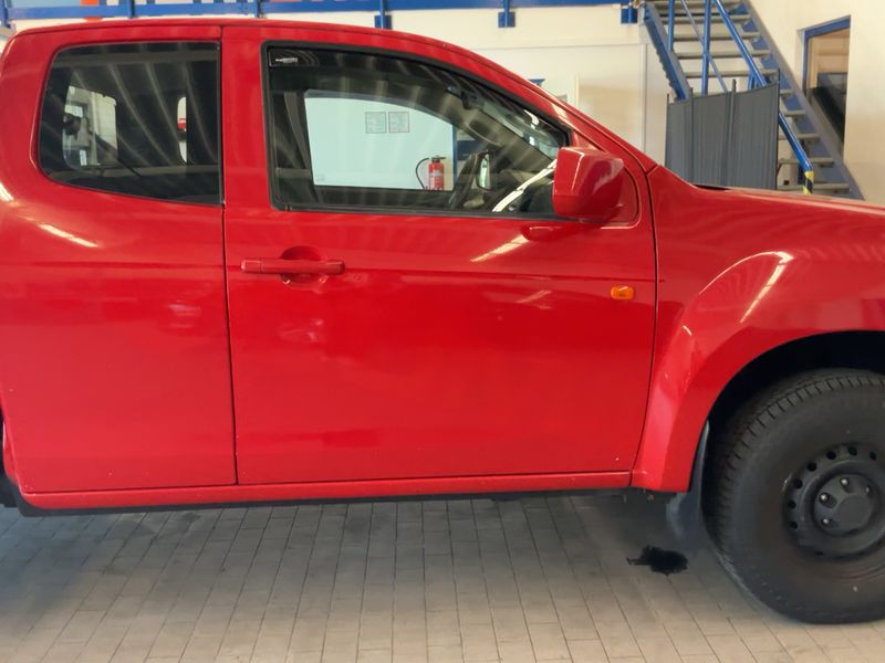 Isuzu D-MAX 1.9 Turbodiesel Space Cab Basis 4WD 2018 – снимка 10