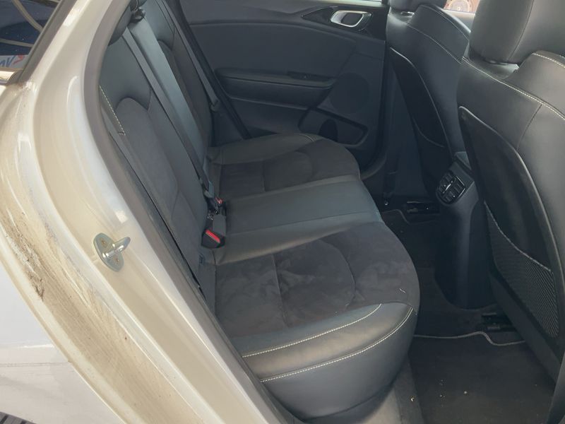 Kia cee'd 1.6 CRDi GT Line Premium 2019 – снимка 19