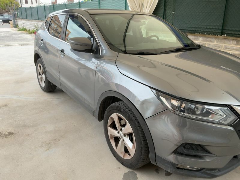 Nissan Qashqai 1.3 DIG-T Acenta 2019 – снимка 12