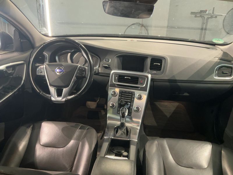 Volvo V60 2.0 D4 Summum 2016 – снимка 18