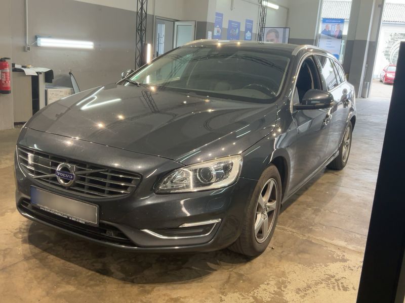 Volvo V60 2.0 D4 Summum 2016 – снимка 1