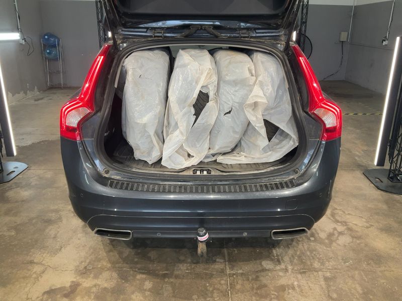 Volvo V60 2.0 D4 Summum 2016 – снимка 16