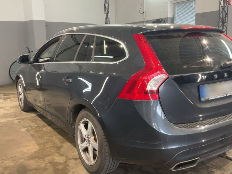 Volvo V60 2.0 D4 Summum 2016 – снимка 6