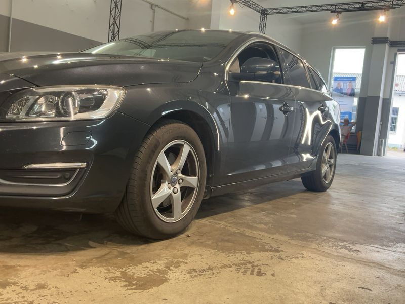 Volvo V60 2.0 D4 Summum 2016 – снимка 2