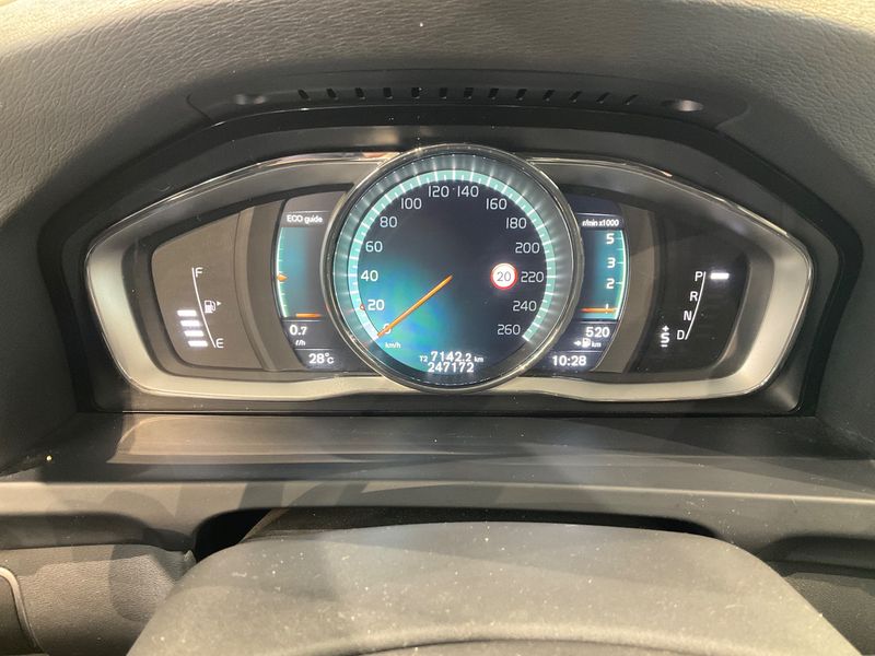 Volvo V60 2.0 D4 Summum 2016 – снимка 19