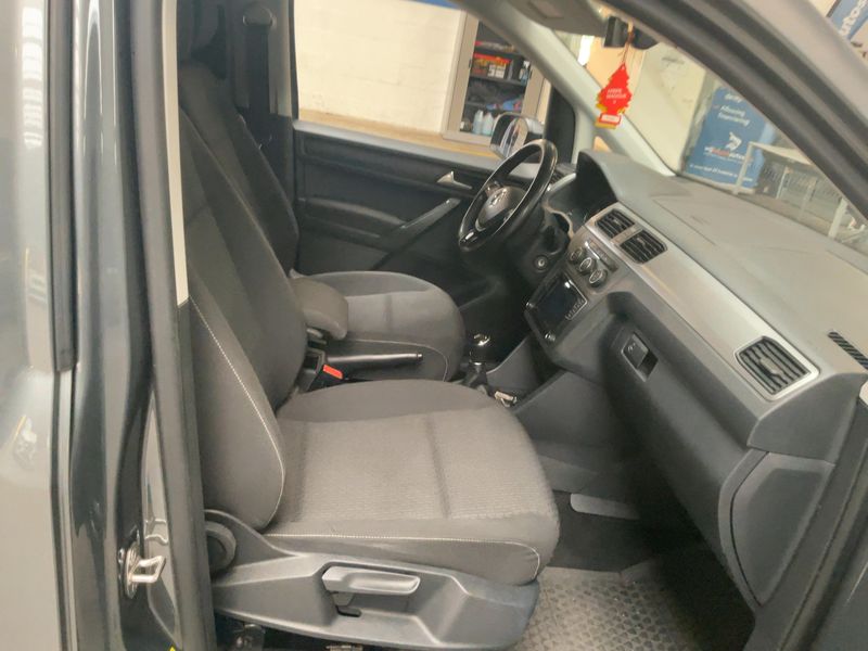Volkswagen Caddy 2.0 TDI Maxi Trendline BlueMotion Tech 2017 – снимка 16