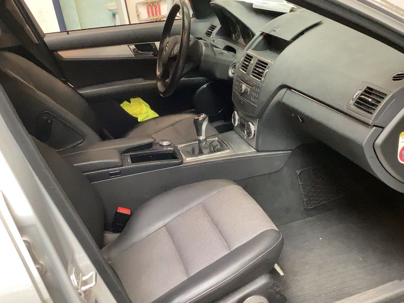 Mercedes-Benz C-Klasse C 200 CDI T BlueEfficiency Avantgarde 2010 – снимка 17