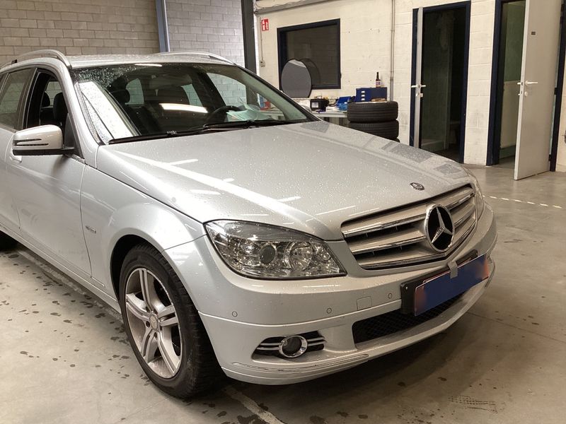 Mercedes-Benz C-Klasse C 200 CDI T BlueEfficiency Avantgarde 2010 – снимка 12
