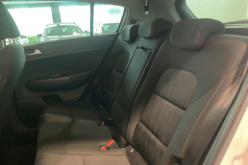 Kia Sportage 1.6 CRDi Mild-Hybrid Vision 2WD 2020 – снимка 19